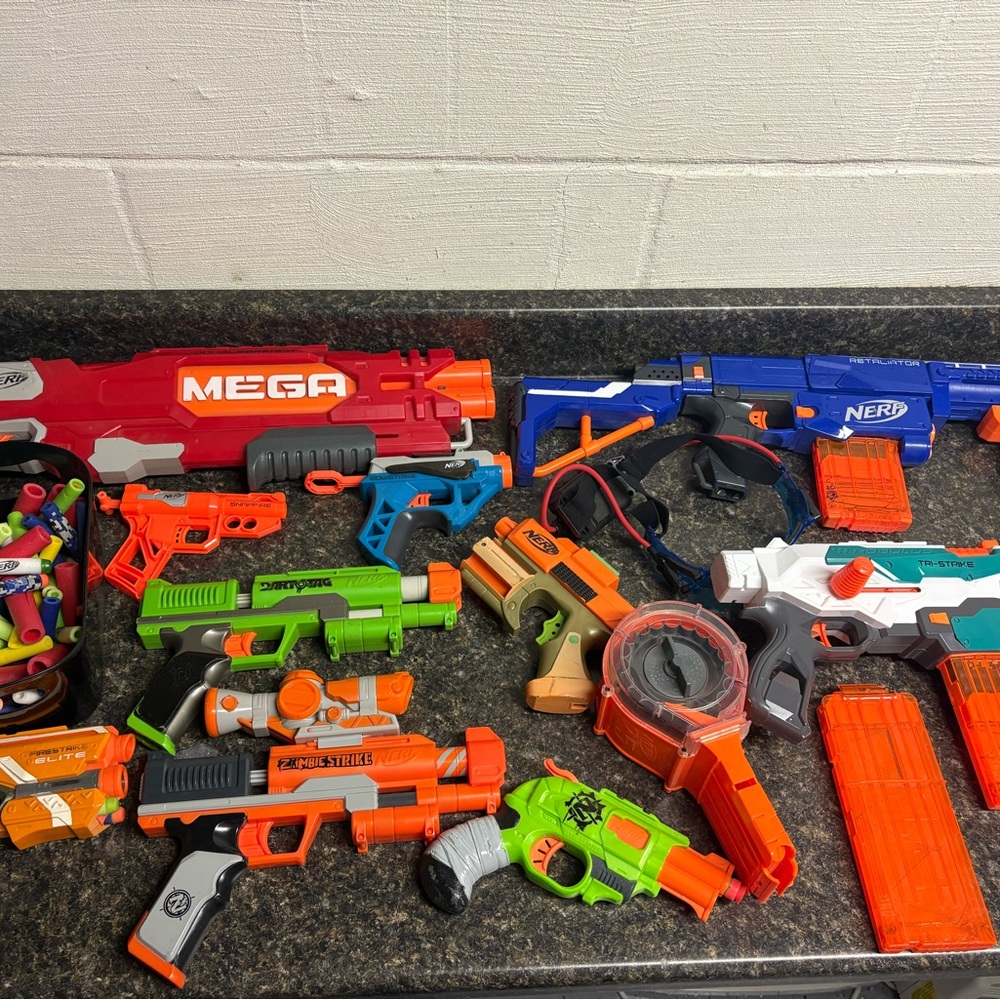 NERF bundle. - Picture 2 of 9